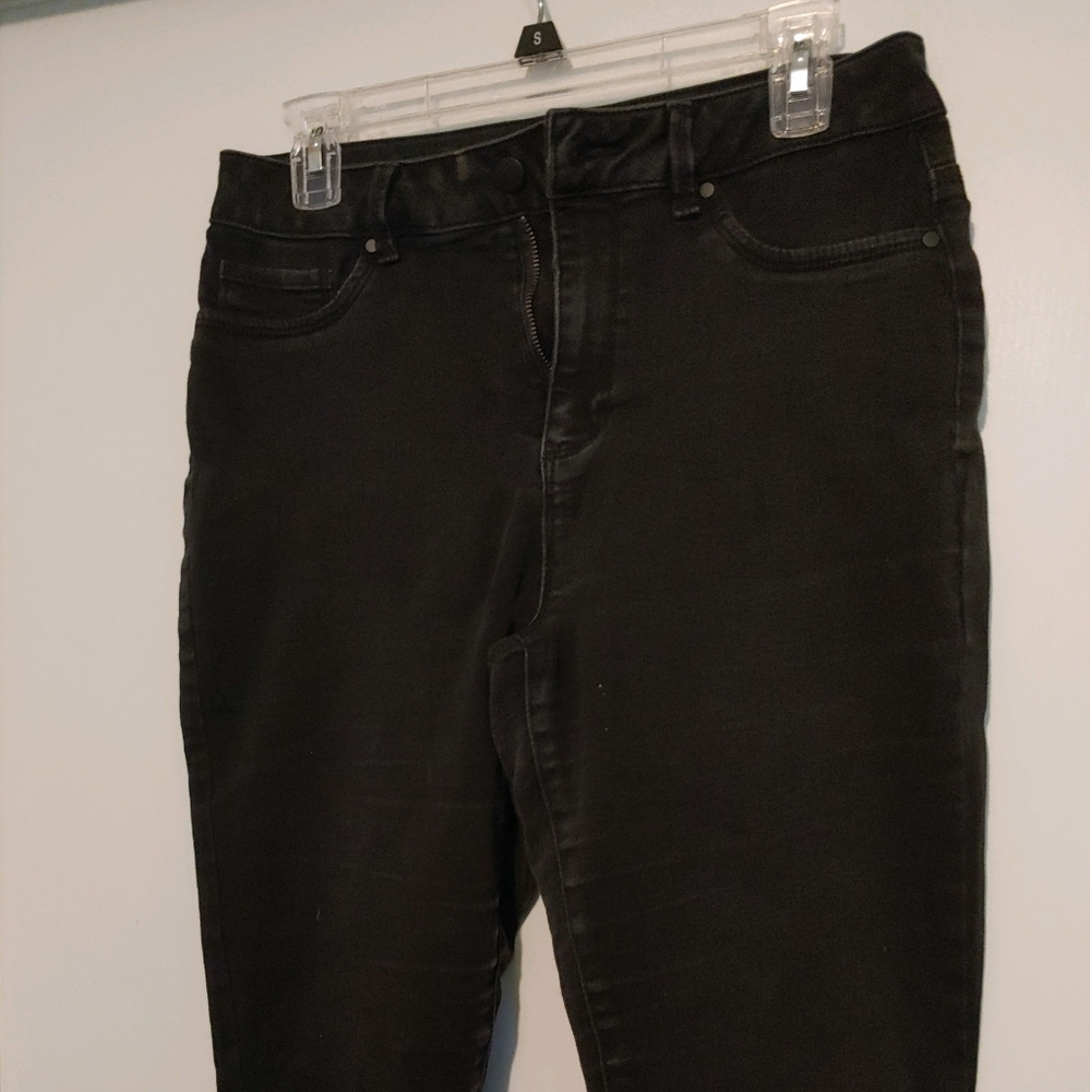 Womens black denim capris